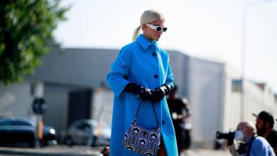 Giorgio Armani - Streetstyle: как одеваются гости на Неделе моды в Милане, часть 2 - vogue.ua