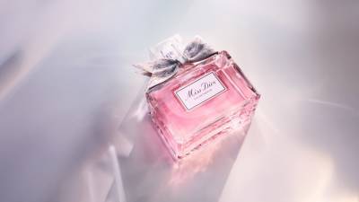 Наталя Портман - Кристиан Диор - Франсуа Демаш - Скорее послушайте новый аромат любви Miss Dior - vogue.ru