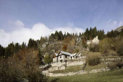 Современный каменный дом в итальянских Альпах - chert-poberi.ru