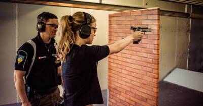 Где женщинам обучаться стрельбе: лучшие стрелковые школы в Киеве - womo.ua - Украина - Киев