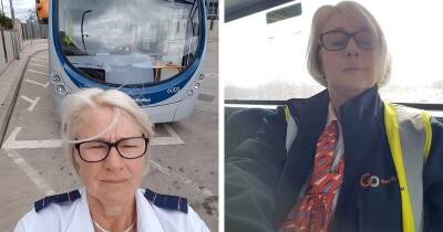 57-летняя женщина-водитель автобуса, потерявшая работу из-за своего «невысокого роста» восстановлена в должности благодаря тысячам петиций - cpykami.ru