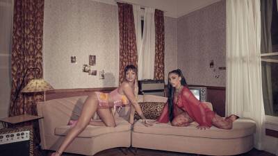 Леон Лурдес - Рианна и дочь Мадонны Лурдес Леон снялись в праздничном лукбуке белья Savage X Fenty - wmj.ru