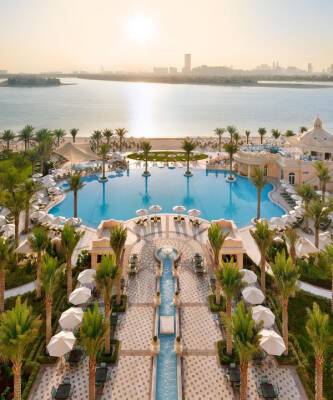 Главное открытие сезона: что нужно знать о новом отеле Raffles The Palm Dubai - elle.ru - Португалия - Dubai