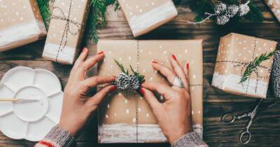 Просто, дешево и красиво: 10 идей, как упаковать новогодние подарки - lifehelper.one