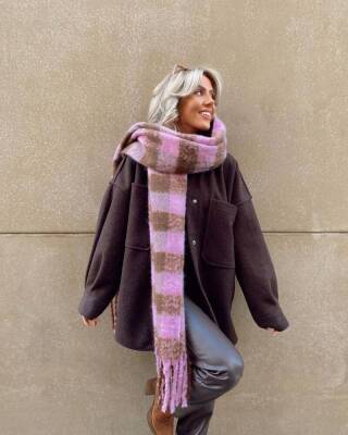 Как и с чем стильно носить шарф зимой - lifehelper.one