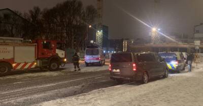 ФОТО Спасатели сняли человека с башенного крана в центре Таллинна - mur.tv - Латвия - Таллинн