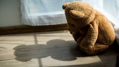 Детские травмы испоганили вам жизнь: 7 признаков, которые указывают на это - gurutest.ru
