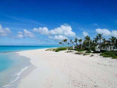 Самые красивые пляжи мира с белым песком, чистой водой и потрясающими пейзажами - chert-poberi.ru - Индия - Италия - Австралия - Бразилия - Сан-Паулу - Куба - Аруба