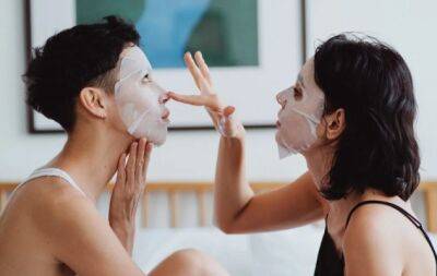 Очищение, увлажнение и питание: 6 лучших масок для лица - hochu.ua