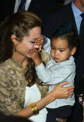 Анджелина Джоли - Pascal Le-Segretain - Как Анджелина Джоли, которая растит 6 детей, доказала, что в статусе матери-одиночки нет ничего постыдного - milayaya.ru