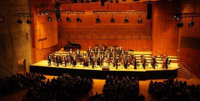 Kyiv Symphony Orchestra виступив у темряві в Німеччині, щоб привернути увагу до Україні - vogue.ua - Росія