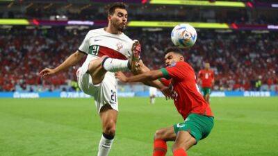 Криштиану Роналду - ЧМ-2022: сборная Марокко обыграла Португалию со счетом 1-0 и вышла в полуфинал - fokus-vnimaniya.com - Франция - Англия - Марокко - Португалия - Катар