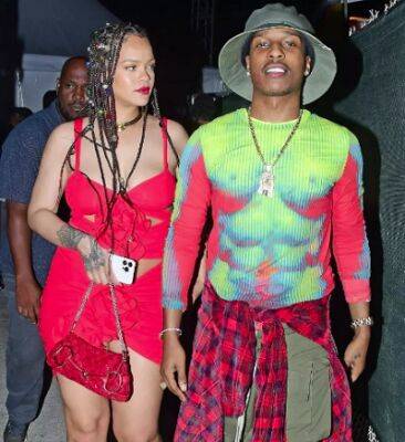 Рианна в серебристом образе на выступлении A$AP Rocky в Майями - starslife.ru - Барбадос