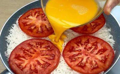 Стакан риса, яйца и помидоры. Жарим на сковороде, и через 20 минут у нас почти пирог - lublusebya.ru