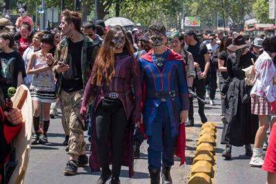 Ежегодный марш зомби прошел в столице Чили - chert-poberi.ru - Чили - Сантьяго