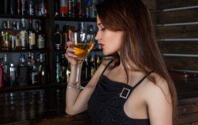 Не умеют пить: 3 знака зодиака, которые "не дружат" с алкоголем - hochu.ua