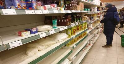 Покупая сахар в супермаркете, выискиваю продукт с желтоватым оттенком, ведь он слаще и полезнее - lifehelper.one