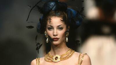 Christian Lacroix - Christian Dior - Украшения из 1980-х и 1990-х вновь набирают популярность - vogue.ua