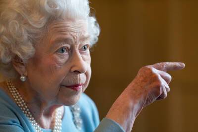 королева Елизавета II (Ii) - Елизавета Королева - Елизавета Вторая - Королева Елизавета II заболела коронавирусом - vogue.ua - Англия