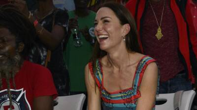 Кейт Миддлтон - Больше красок! Кейт Миддлтон нашла идеальный сарафан для Ямайки - wmj.ru - Ямайка - Белиз