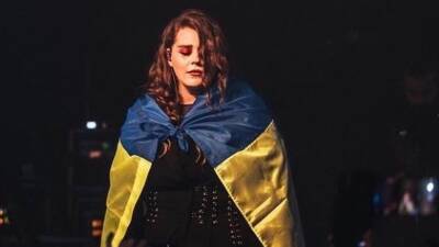 Солістка гурту KAZKA виконала гімн України в центрі Нью-Йорка - vogue.ua - Сша - Україна