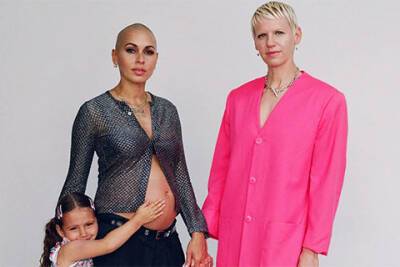 Martine Rose - Пара из Нью-Йорка рассказала Vogue, как сохранить стиль во время беременности и приучать детей к винтажу - spletnik.ru - Нью-Йорк - Париж