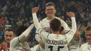 12-річний хлопець, що вибрався з Маріуполя, забив переможний гол за «Шахтар» у благодійному матчі - vogue.ua - Днр - місто Маріуполь