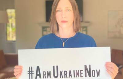 Віра Фарміга закликає озброювати Україну - vogue.ua - Росія