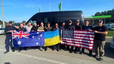 Іноземні рятувальники-волонтери прибули до України ліквідувати наслідки російського вторгнення - vogue.ua - Сша