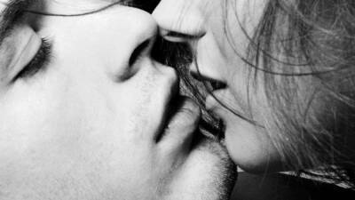 7 научных фактов о поцелуях, которые вам следует знать - gurutest.ru