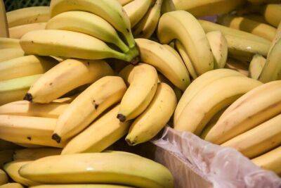 Антон Курчев - Во что завернуть верхушку грозди бананов, чтобы фрукты сохранили свежесть на 5 дней дольше - lifehelper.one