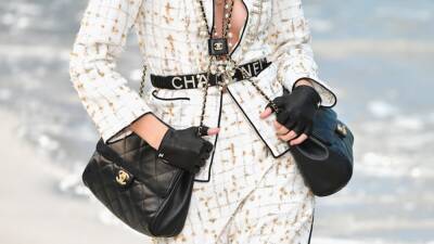 Chanel обмежує продаж товарів росіянам за кордоном - vogue.ua
