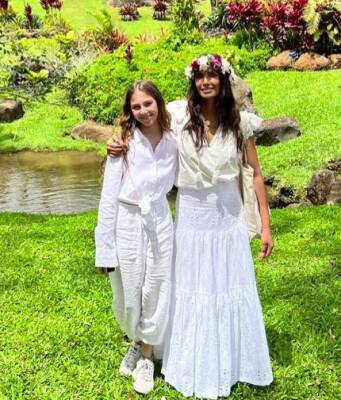 Салман Рушди - Райский отдых: Падма Лакшми с дочерью отправилась на Гавайские острова - starslife.ru - Индия - New York - штат Гавайи