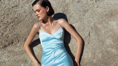 Найкрасивіші блакитні сукні в колекціях українських дизайнерів - vogue.ua