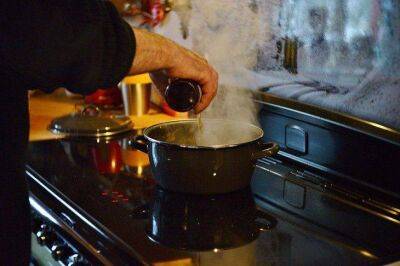 Тимур Хомичев - 5 простых способов избавиться от посторонних запахов на кухне - lifehelper.one