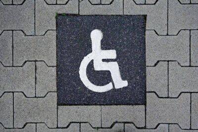 Какой инвалидный подъемник выбрать для дома? - lifehelper.one