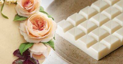 Легкий способ украсить торт белыми розами из шоколада - lifehelper.one - Франция
