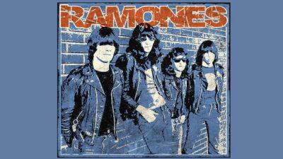 Пионеры американского панк-рока - 3. Как RAMONES устроили «блицкриг», а The CRAMPS написали песню про человека-муху? - lifehelper.one - Ссср - Германия