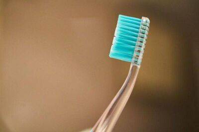 Тимур Хомичев - Зачем хранить зубную щётку рядом со стиральной машиной: эта хитрость удивит - lifehelper.one