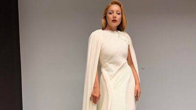 Образ дня: Тіна Кароль у сукні українського бренду Lever Couture - vogue.ua - Украина