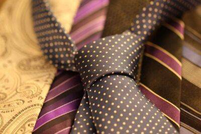 Игорь Зур - Можно ли стирать галстук: как это делать правильно, должна знать каждая хозяйка - lifehelper.one