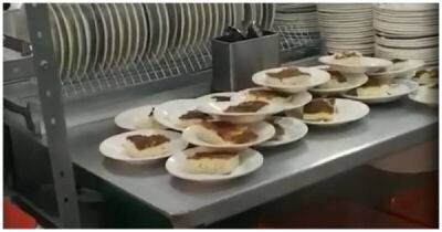 Учительница обвинила работников школьной столовой в выдаче недоеденных другими детьми блюд - porosenka.net