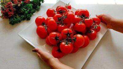 Не добавляю соль, уксус и даже воду. Сохраняю помидоры как свежие с огорода в течение нескольких лет - lifehelper.one