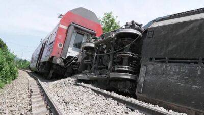 Крушение поезда на юге Германии: четверо погибших, десятки пострадавших - fokus-vnimaniya.com - Германия - Австрия