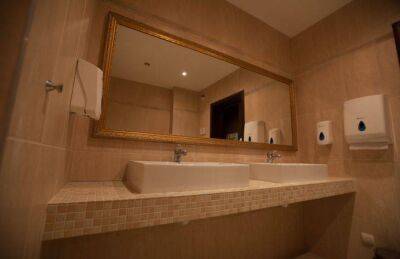 Марин Михалап - Чем натереть зеркало в ванной, чтобы оно не запотевало - lifehelper.one