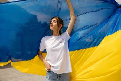 Ми однієї крові: чому сьогодні важливо підтримувати українські бренди - vogue.ua - Україна