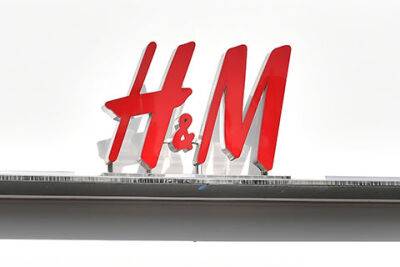 H&M окончательно уходит из России. Магазины временно откроют для финальной распродажи - spletnik.ru - Россия - Украина - Швеция