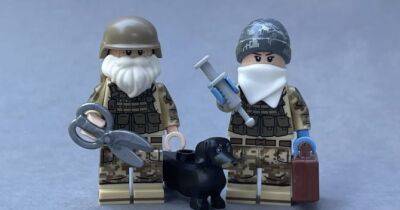 Компанія The Brothers Brick випустила LEGO-фігурки українських військовослужбовиць - womo.ua - місто Маріуполь - Росія