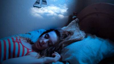 Психологи объяснили значение снов, которые снятся всем: не игнорируйте их - gurutest.ru