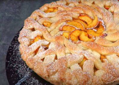 Невероятно ароматный и очень красивый персиковый пирог — обязательный десерт для этого лета - lifehelper.one